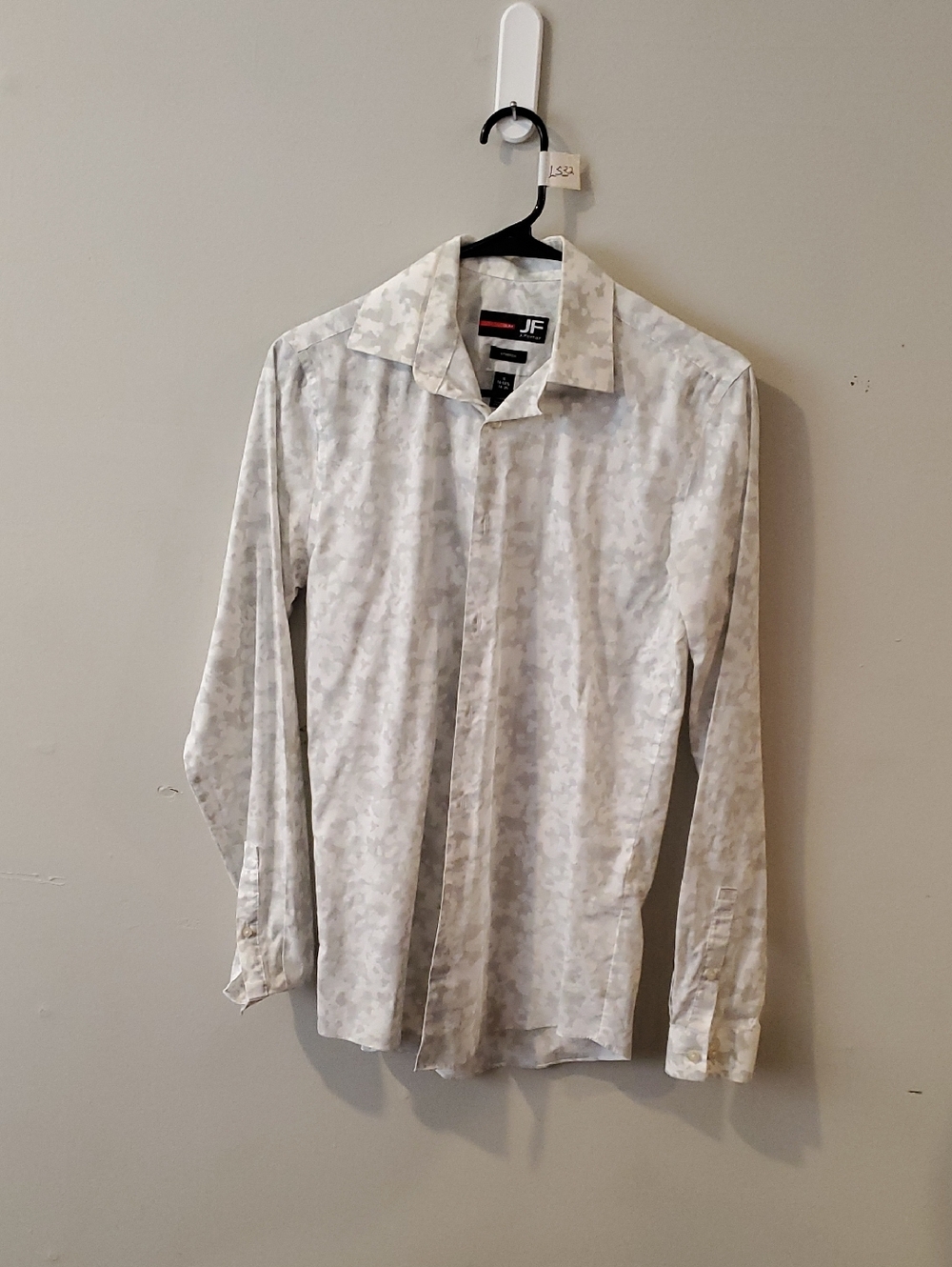 JM Collection Men's Light White Camouflage Pattern Dress Shirt